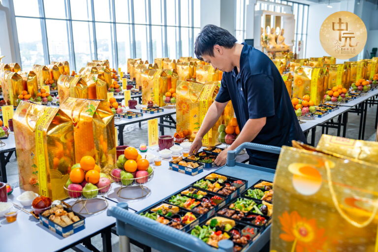 Nirvana staffs are preparing the offerings for pray-on-behalf